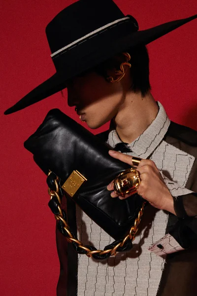 Look 15